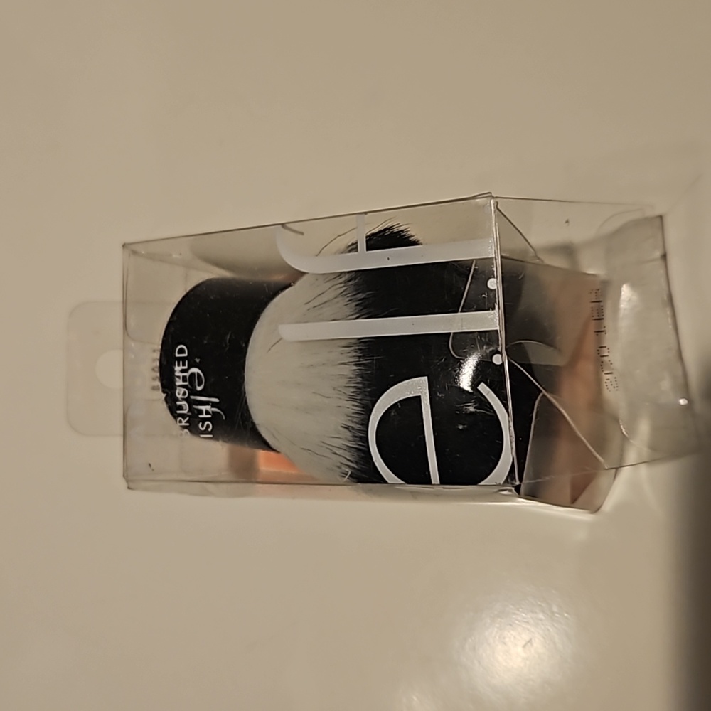 Kabuki Brush